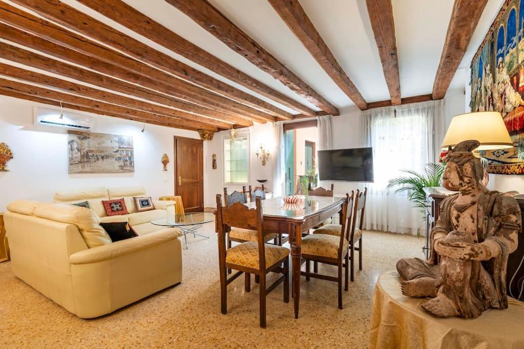 Ca' Mandorla 027042loc09523 Appartement Venetië